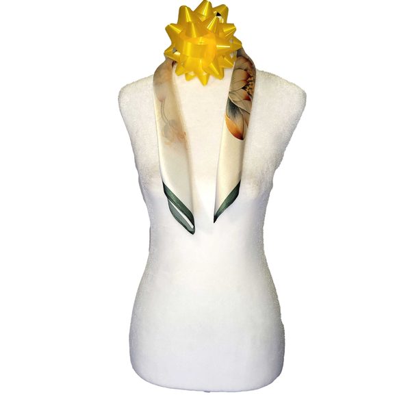 NWT Genuine 100% Mulberry Silk Satin Scarf 21"x21" Small Square Shawl 54871 - Picture 3 of 9